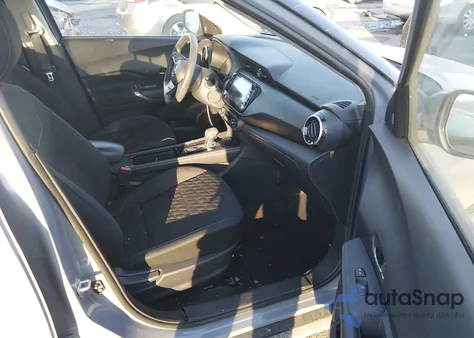 2021 Nissan Kicks Sv Xtronic Cvt из США, поврежденный, VIN 3N1CP5CV4ML511946